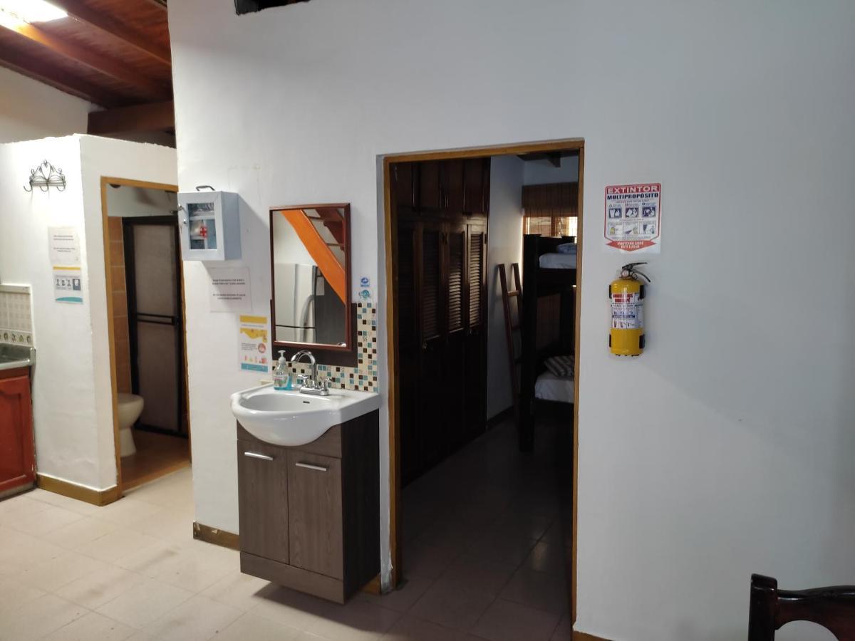 La Casona Hostel Guatapé Екстериор снимка